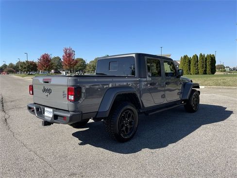 Used 2021 Jeep Gladiator Willys image 5