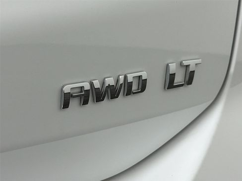 Used 2023 Chevrolet Equinox LT w/ LPO, Floor Liner Package AWD/4WD image 40