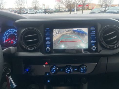 Used 2022 Toyota Tacoma SR image 16