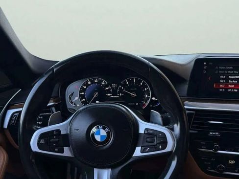 Used 2018 BMW M550i xDrive image 33