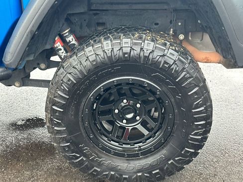 Used 2021 Jeep Gladiator Mojave image 18