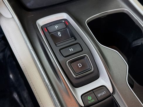 Used 2019 Honda Accord Touring image 18