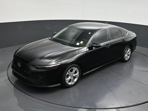 Used 2023 Honda Accord LX image 18