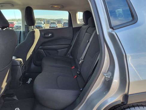 Used 2021 Jeep Compass Sport image 29