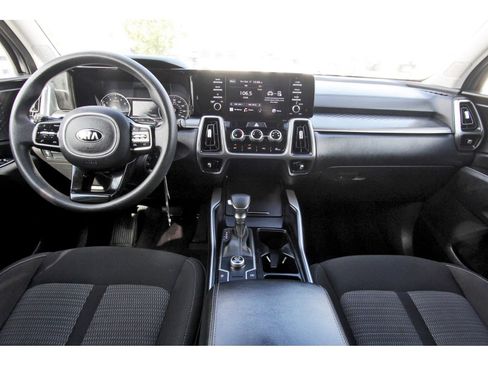 Used 2021 Kia Sorento LX image 12