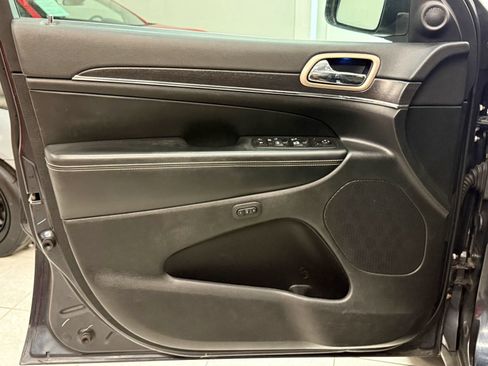 Used 2015 Jeep Grand Cherokee Limited AWD/4WD image 16