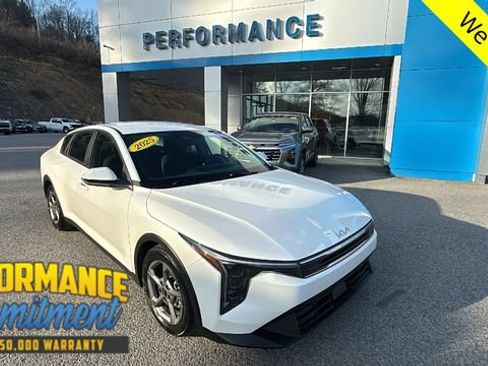 Used 2025 Kia K4 FWD image 1