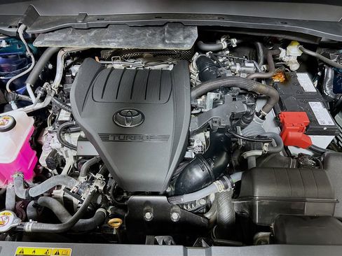 Certified 2024 Toyota Grand Highlander AWD image 29