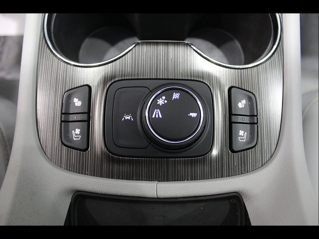 Used 2021 GMC Acadia SLT w/ Premium Package FWD image 32