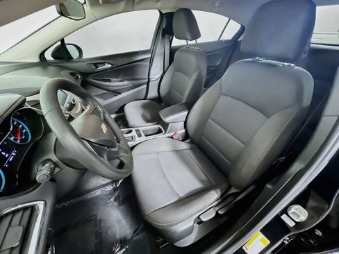 Used 2018 Chevrolet Cruze LS FWD image 19