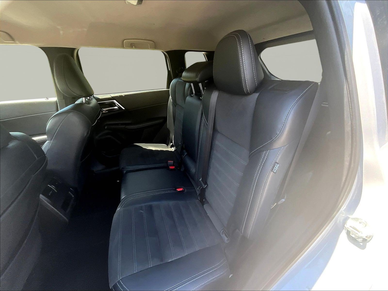 Used 2024 Mitsubishi Outlander SE AWD/4WD image 22