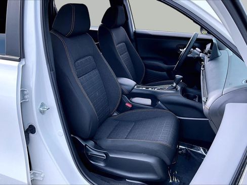 Used 2024 Honda HR-V Sport image 9