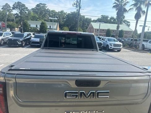 Used 2025 GMC Sierra 3500 Denali Ultimate AWD/4WD image 9