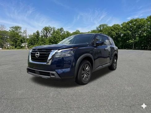 Used 2025 Nissan Pathfinder SV AWD/4WD image 4