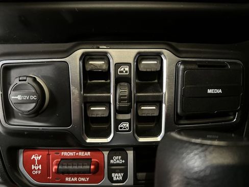 Used 2021 Jeep Gladiator Rubicon w/ Trailer Tow Package image 13