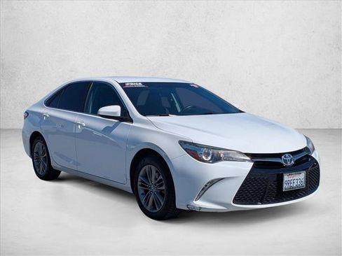 Used 2017 Toyota Camry SE FWD image 3
