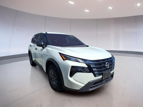 Used 2024 Nissan Rogue S AWD/4WD image 1