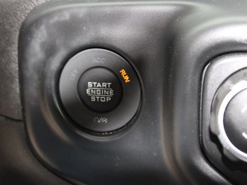 Used 2023 Jeep Wrangler Unlimited Sahara AWD/4WD image 23
