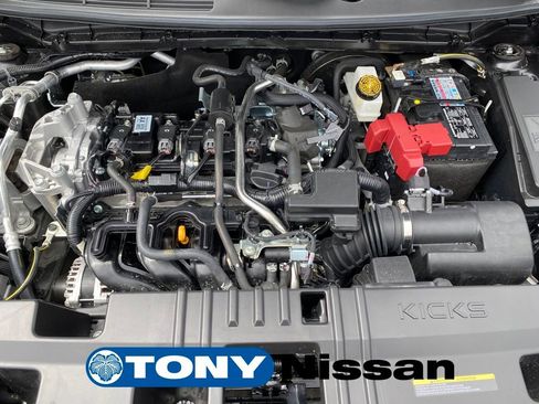 New 2026 Nissan Kicks SR image 10