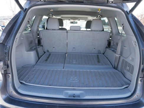 Used 2015 Toyota Highlander XLE image 12
