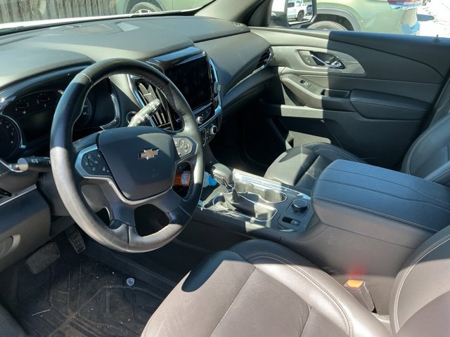 Used 2023 Chevrolet Traverse LT FWD image 3