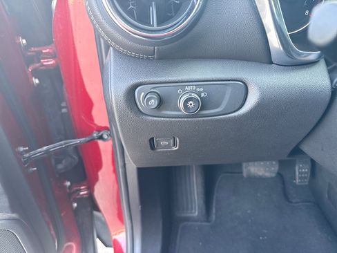 Used 2025 Chevrolet Blazer LT image 18