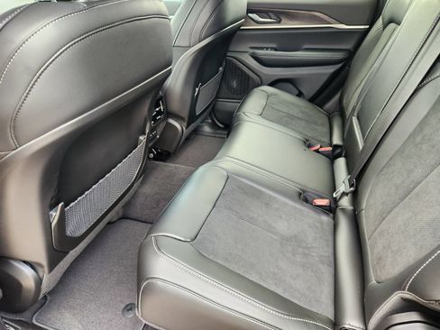 New 2026 Jeep Grand Cherokee Altitude AWD/4WD image 21