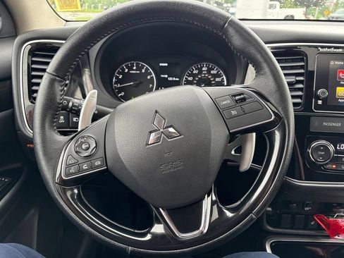 Used 2018 Mitsubishi Outlander GT AWD/4WD image 19
