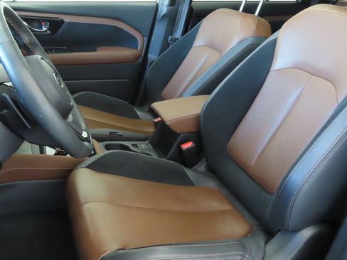 Certified 2025 Subaru Forester Touring AWD/4WD image 11