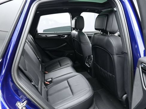 Certified 2022 Porsche Macan AWD/4WD image 27