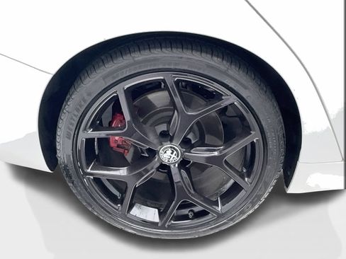 Used 2020 Alfa Romeo Giulia w/ Nero Edizione RWD image 16
