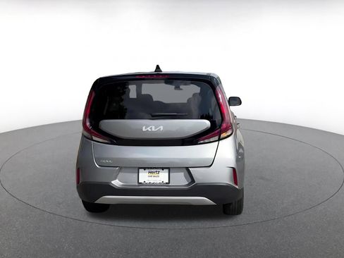 Used 2025 Kia Soul LX w/ LX Technology Package FWD image 12
