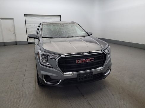 Used 2024 GMC Terrain SLE AWD/4WD image 14