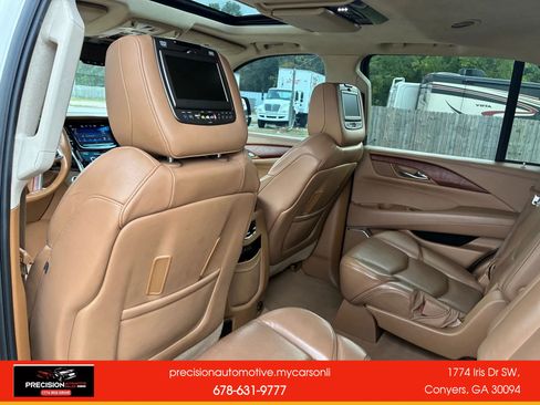 Used 2015 Cadillac Escalade Platinum image 23