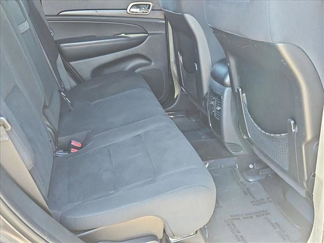 Used 2017 Jeep Grand Cherokee Laredo w/ Quick Order Package 2BE RWD image 25