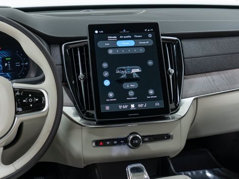 New 2026 Volvo XC90 T8 Ultra w/ Protection Package Premier AWD/4WD image 19
