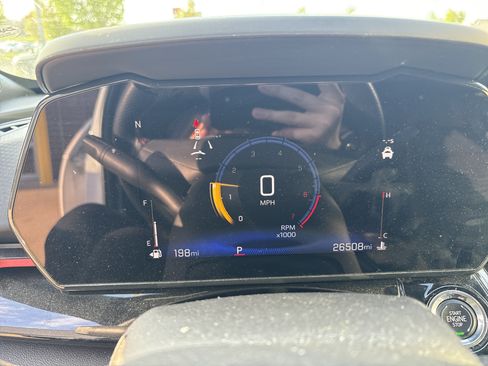 Used 2025 Chevrolet Trax RS w/ Driver Confidence Package FWD image 27