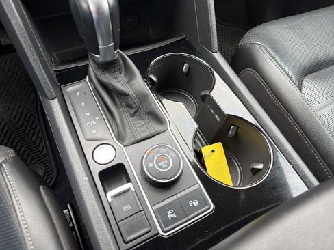 Used 2019 Volkswagen Atlas SEL Premium image 19