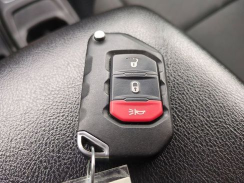 Used 2019 Jeep Wrangler Sport image 26