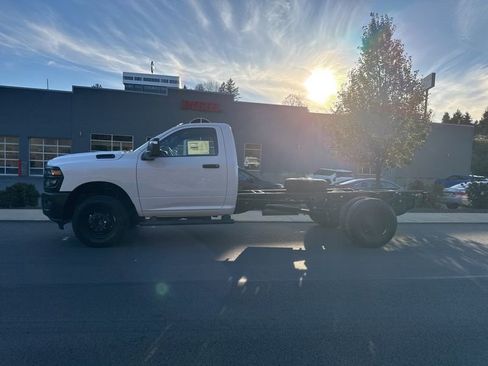 New 2026 RAM 3500 Tradesman AWD/4WD image 4