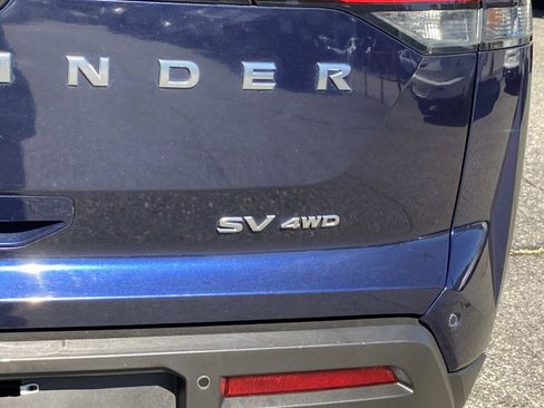 Used 2022 Nissan Pathfinder SV AWD/4WD image 6
