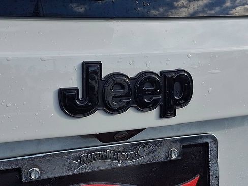 Used 2023 Jeep Renegade Latitude AWD/4WD image 30