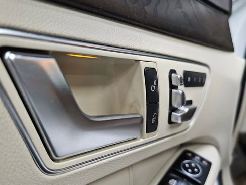 Used 2015 Mercedes-Benz E 400 Sedan image 15