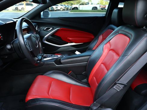 Used 2016 Chevrolet Camaro LT RWD image 11