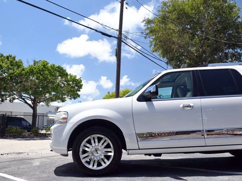 Used 2014 Lincoln Navigator L 2WD image 4