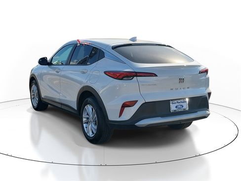 Used 2024 Buick Envista Preferred w/ Convenience I Package image 3