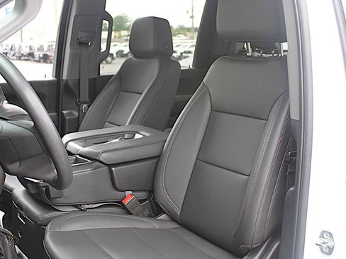 Used 2025 Chevrolet Silverado 2500 W/T w/ WT/CX Safety Package AWD/4WD image 13