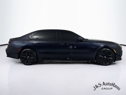 Used 2024 BMW 740i xDrive AWD/4WD image 8