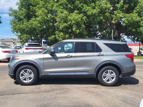 Used 2020 Ford Explorer XLT w/ Comfort Package AWD/4WD image 8