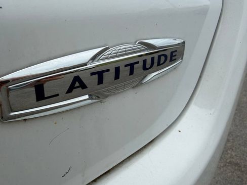 Used 2024 Jeep Compass Latitude AWD/4WD image 54